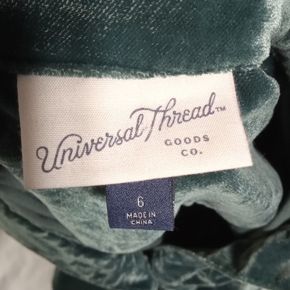 Universal Thread Green Velvet Cargo Jumpsuit Long Sleeve Utility Pockets Sz 6 - Picture 3 of 11